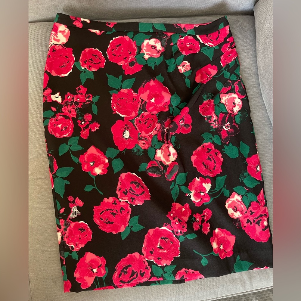 Jacob Black Skirt with Red Floral Design size 8